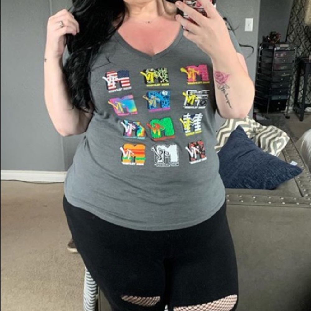 Torrid size 1 MTV logo tee
